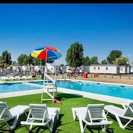 Three Jays Hotell Saint Osyth Eksteriør bilde