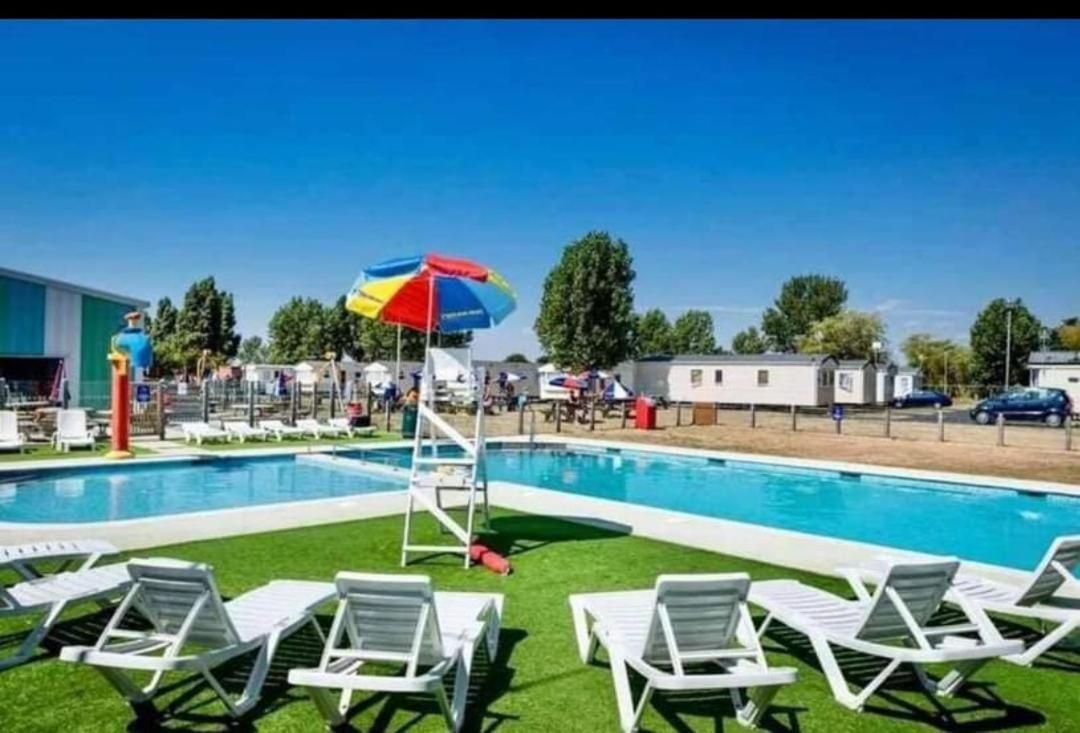 Three Jays Hotell Saint Osyth Eksteriør bilde